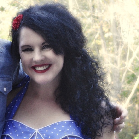 Meet your Posher, Mindy - Picture 2 of 6